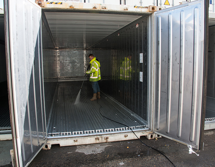 vanDoorn-container-cleaning